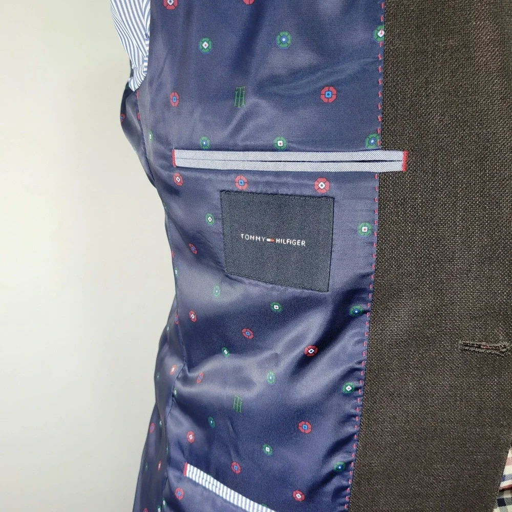 Tommy‎ Hilfiger Men's Sport Coat Blazer Two Button Dark Brown Poly Blend 40R